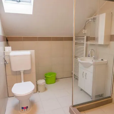 Viktoria Apartment *